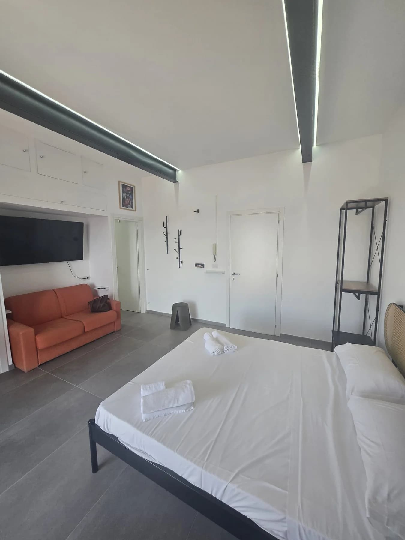 Caserta Centro Via Renella Ampio Monolocale Arredato Nuovo e Moderno - foto 25