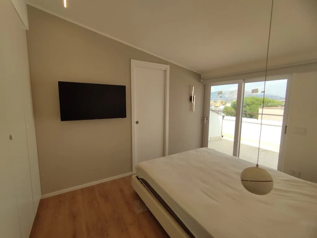 Moderno Luminoso Bilocale Arredato Nuovo con Terrazzo zona Sud - foto 32