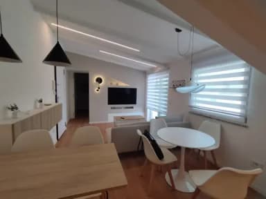 Moderno Luminoso Bilocale Arredato Nuovo con Terrazzo zona Sud - foto 1