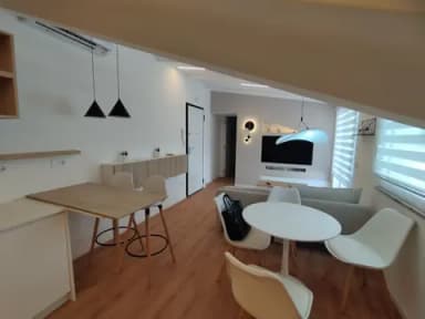 Moderno Luminoso Bilocale Arredato Nuovo con Terrazzo zona Sud - foto 3