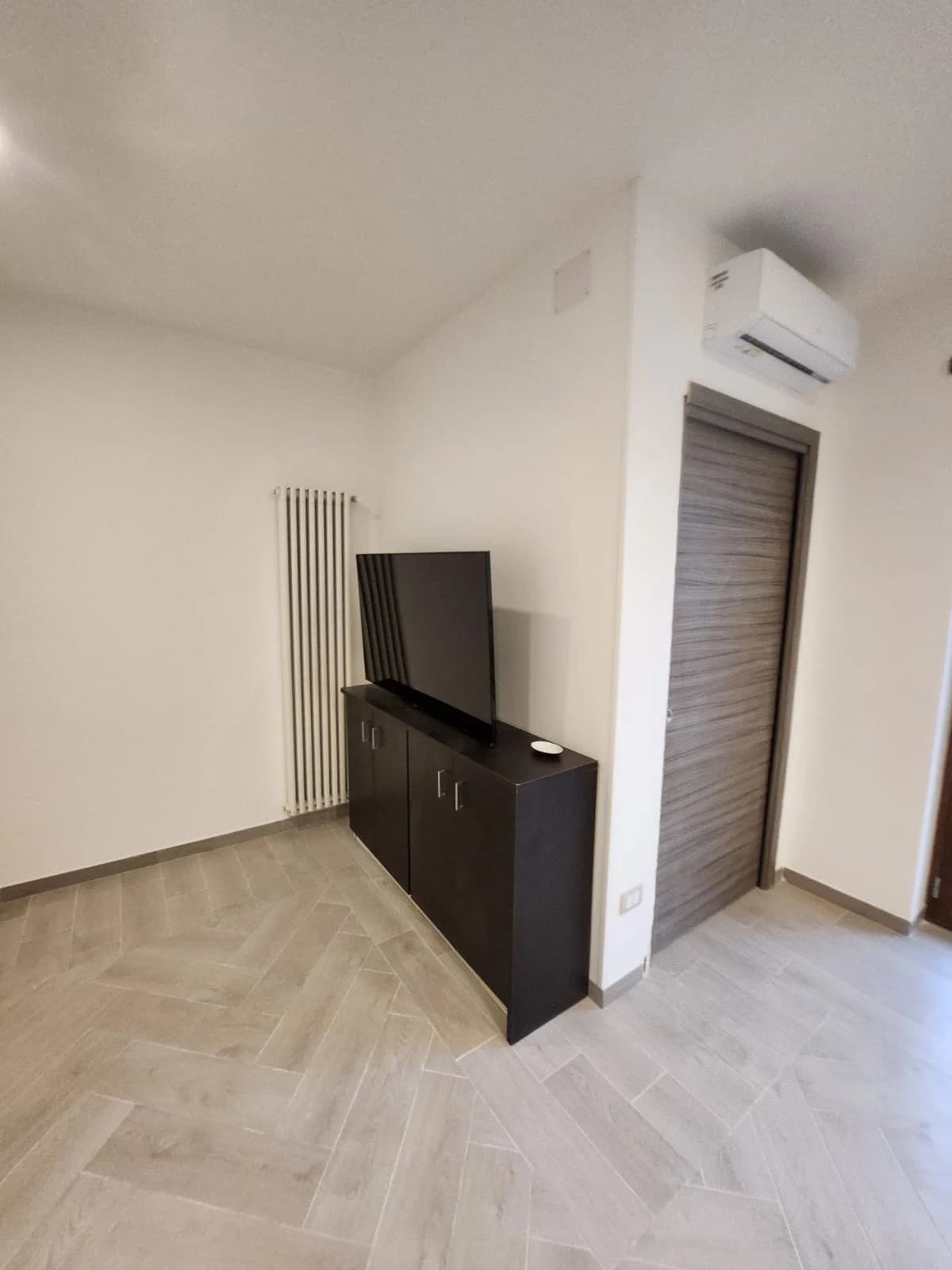 Bilocale Arredato Nuovo e Moderno centro Via Caduti sul Lavoro - foto 11