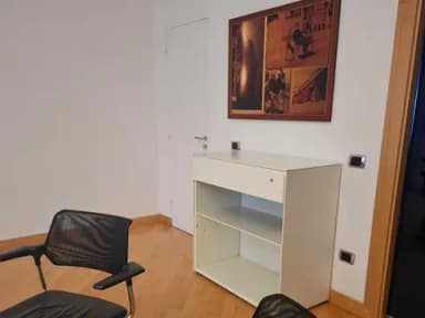 CAMERA USO UFFICIO IN STUDIO IN CONDIVISIONE IN CENTRO VIA BOTTICELLI - foto 3