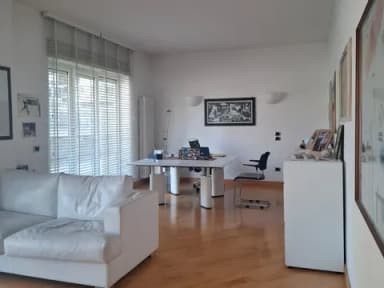 AMPIA CAMERA DOPPIA USO UFFICIO ARREDATA CENTRO VIA BOTTICELLI - foto 5