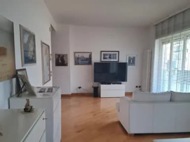 AMPIA CAMERA DOPPIA USO UFFICIO ARREDATA CENTRO VIA BOTTICELLI - foto 25