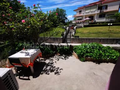 Monolocale arredato con terrazzino in corte zona Casola - foto 17