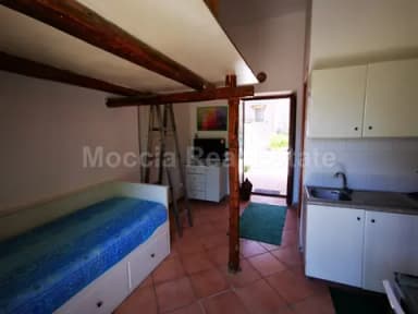 Monolocale arredato con terrazzino in corte zona Casola - foto 41