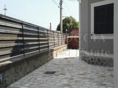 BILOCALE ARREDATO MODERNO IN RESIDENCE ZONA REGGIA - foto 24