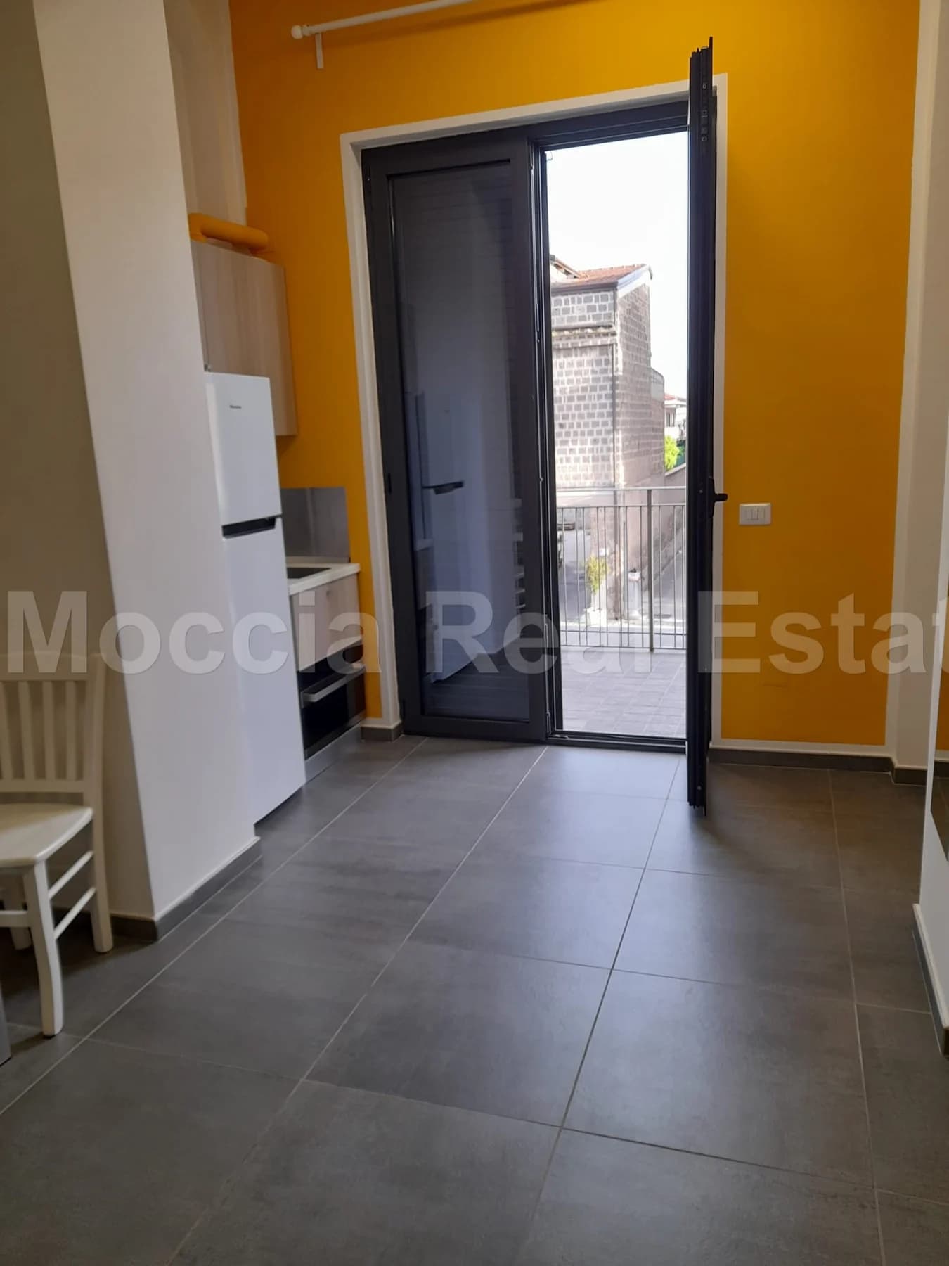 Bilocale Arredato tutto compreso zona Reggia - foto 1