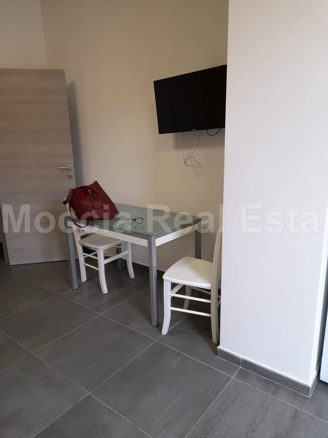 Bilocale Arredato tutto compreso zona Reggia - foto 29