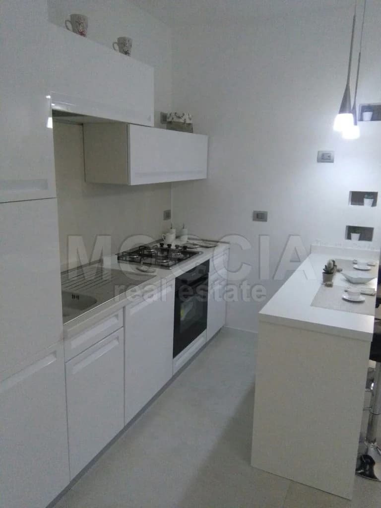 Trilocale Ristrutturato Arredato Nuovo e Moderno in Centro via Ricciardi - foto 11