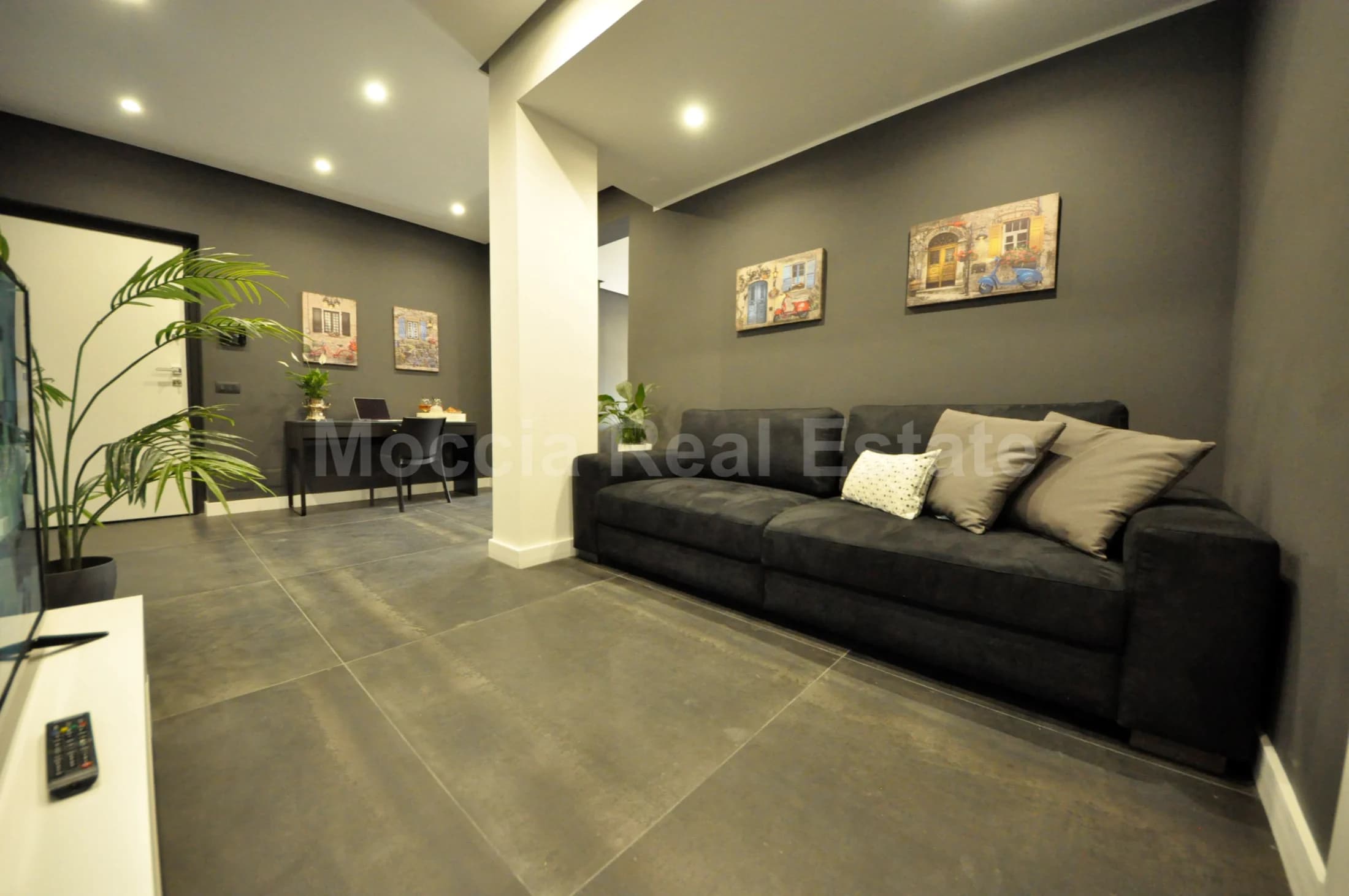 Ampio Trilocale Rifinito arredato Moderno in Residence zona Reggia - foto 10