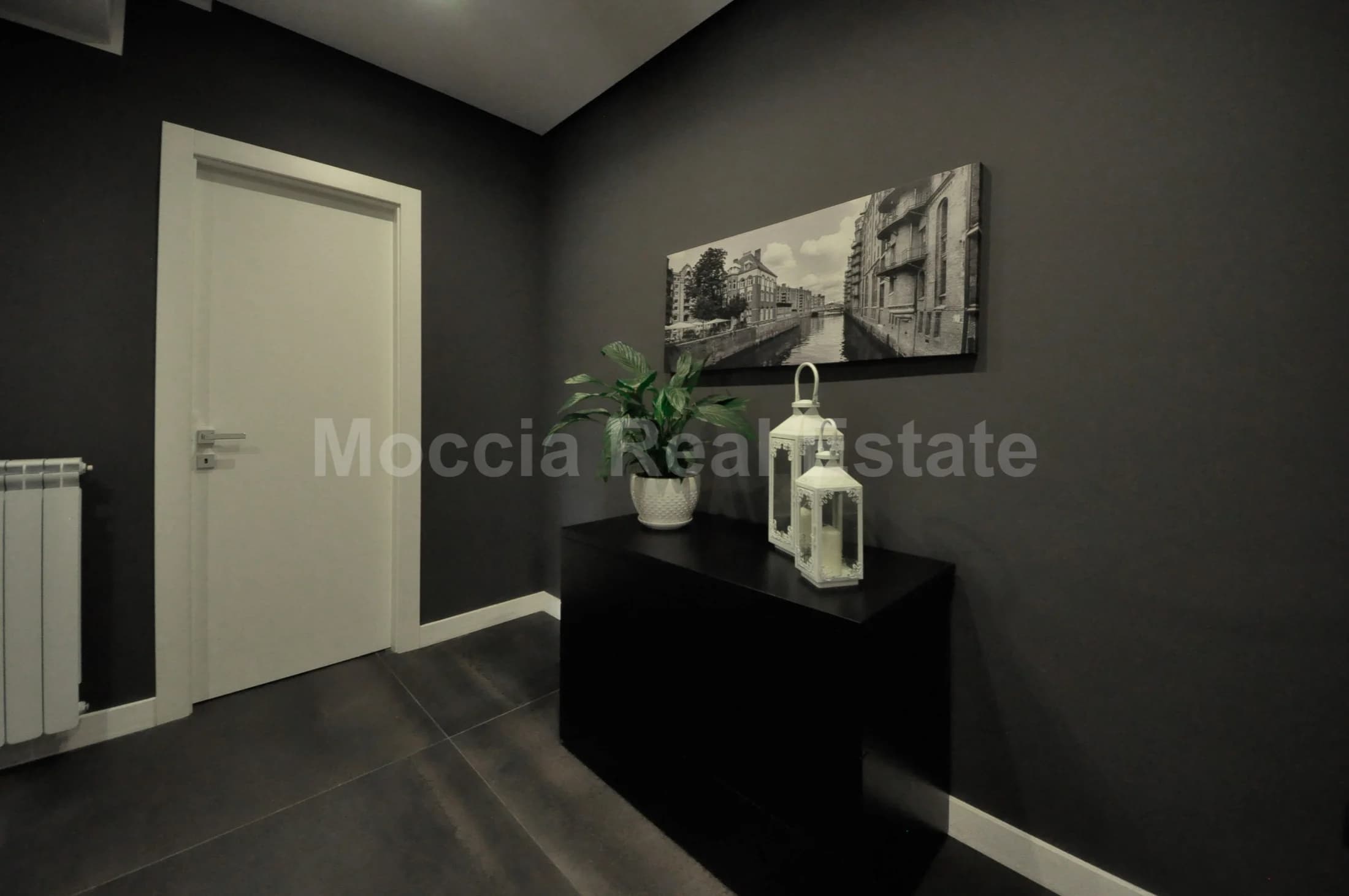 Ampio Trilocale Rifinito arredato Moderno in Residence zona Reggia - foto 15