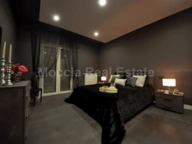 Ampio Trilocale Rifinito arredato Moderno in Residence zona Reggia - foto 3