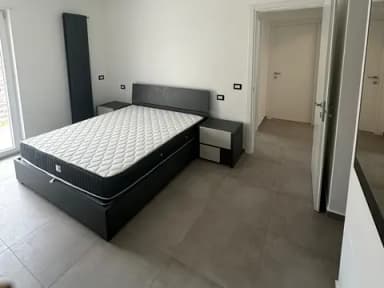 Rifinito Moderno Trilocale Arredato con Posto auto Nuova Costruzione - foto 19