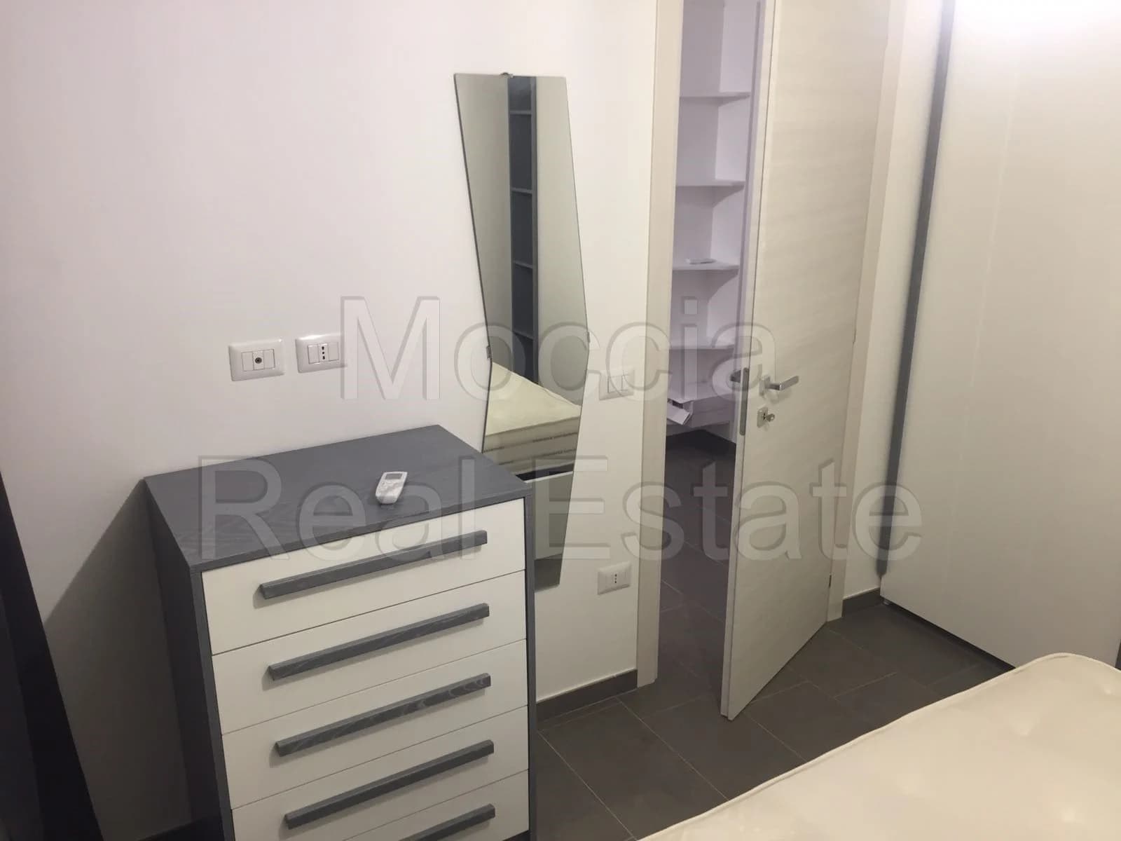 MiniAttico Bilocale Arredato nuovo in zona nord - foto 13