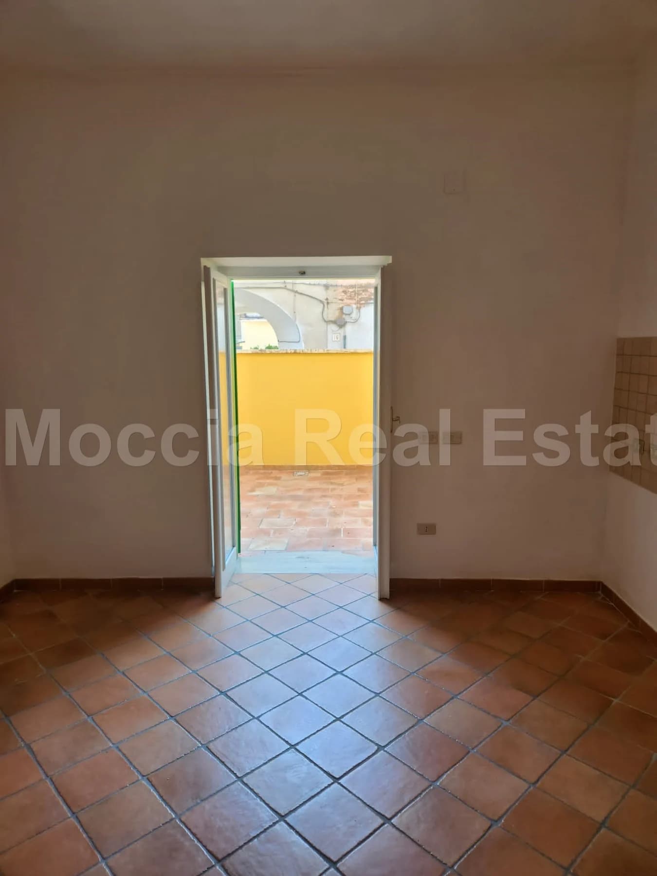 Trilocale uso Abitazione con Giardino e Terrazzo zona nord - foto 3