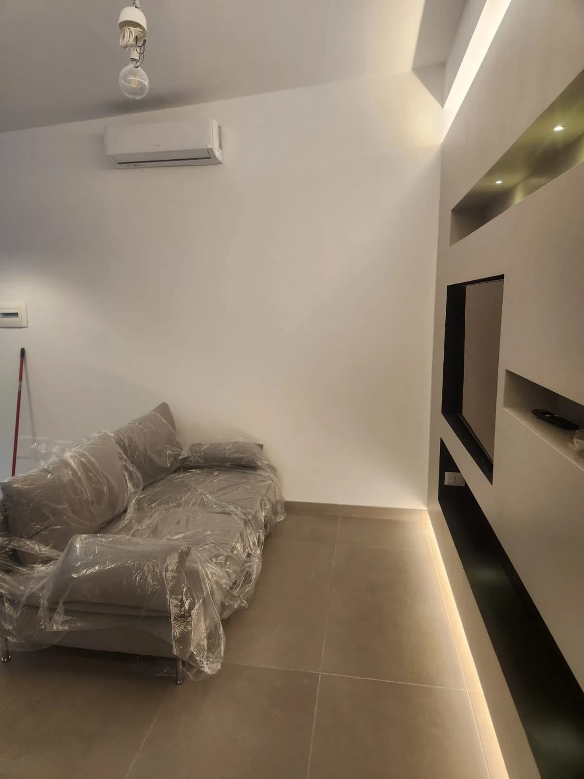 Bilocale Attico Arredato con Terrazzo e Posto Auto in Residence - foto 5