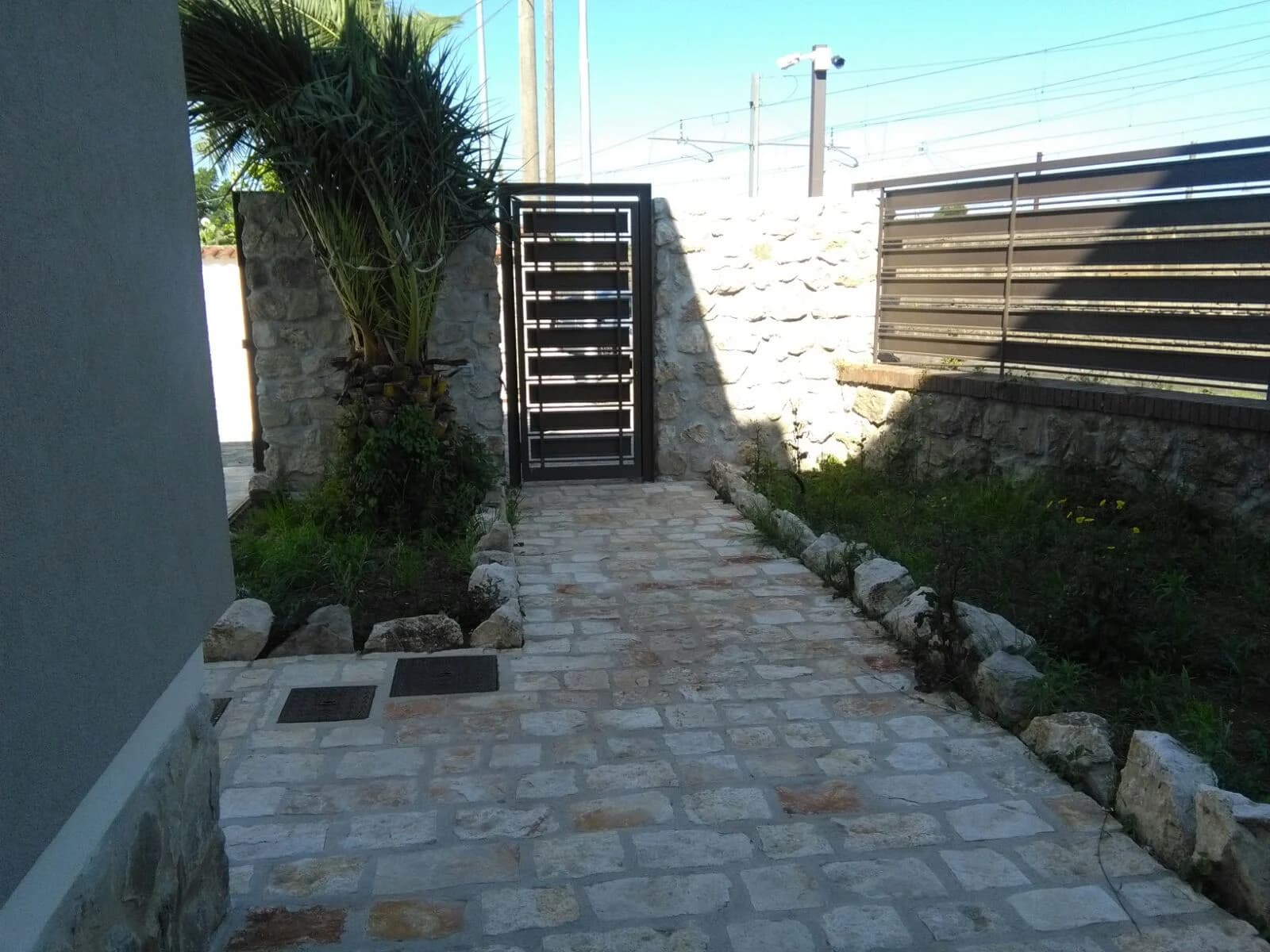 Bilocale Attico Arredato con Terrazzo e Posto Auto in Residence - foto 25