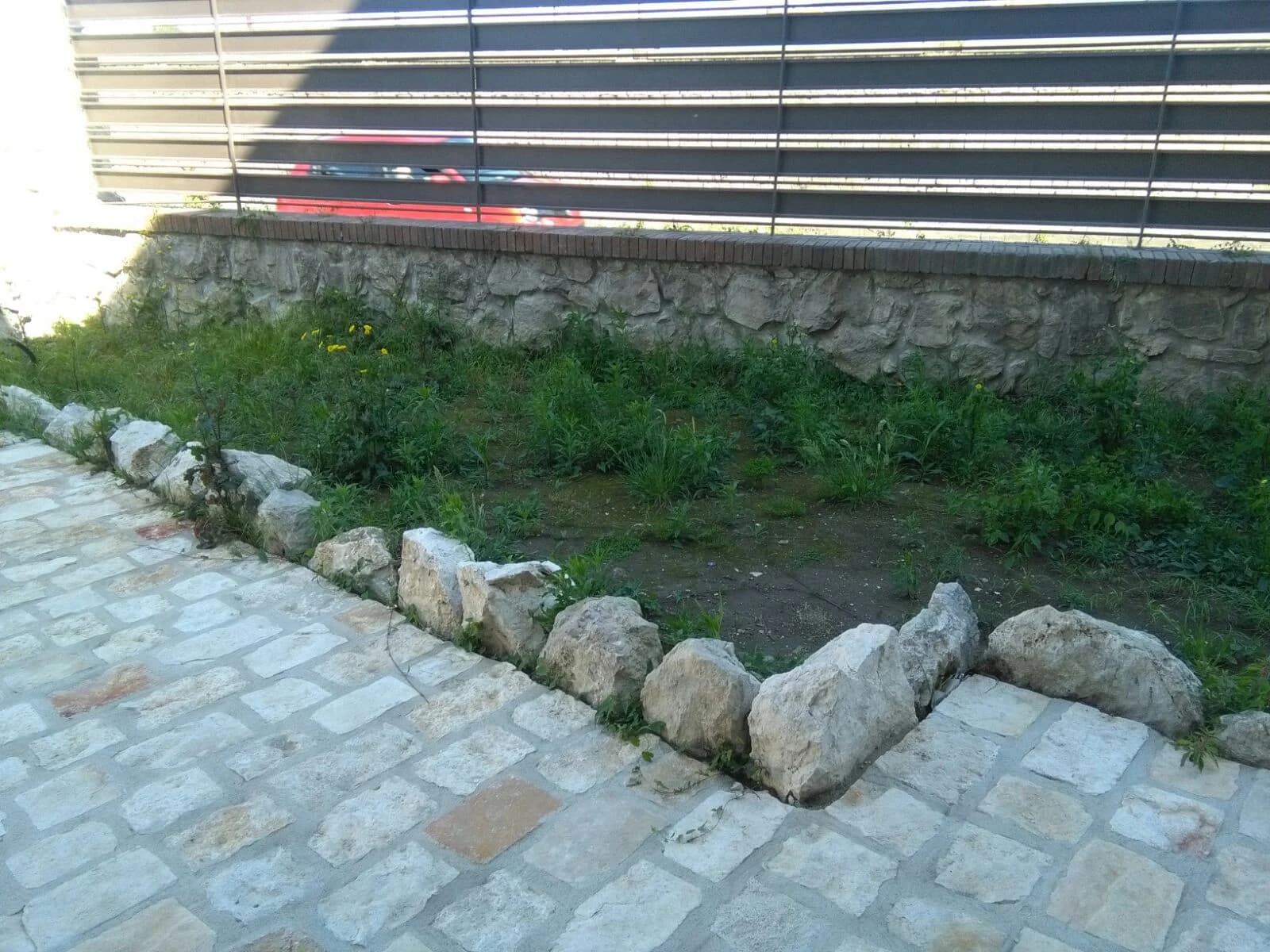 Bilocale Attico Arredato con Terrazzo e Posto Auto in Residence - foto 27