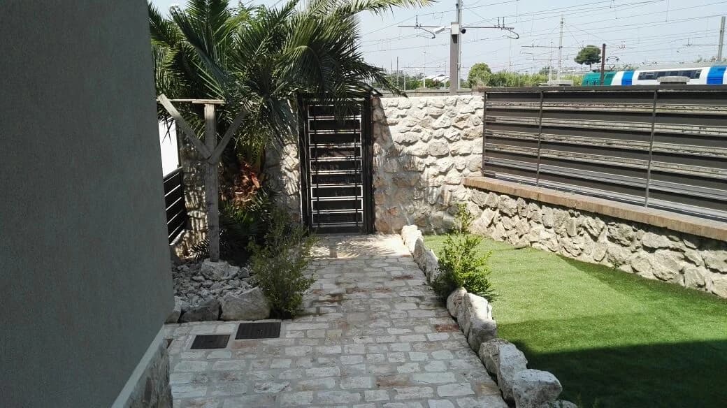 Bilocale Attico Arredato con Terrazzo e Posto Auto in Residence - foto 31