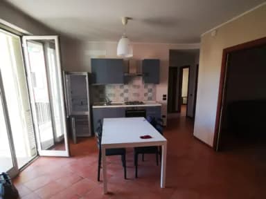 Ampio Trilocale Arredato con posto auto coperto zona centro - foto 23