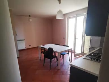 Ampio Trilocale Arredato con posto auto coperto zona centro - foto 25