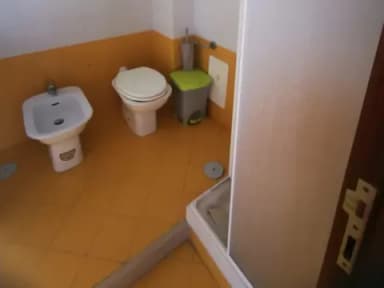 Ampio Trilocale Arredato con posto auto coperto zona centro - foto 36