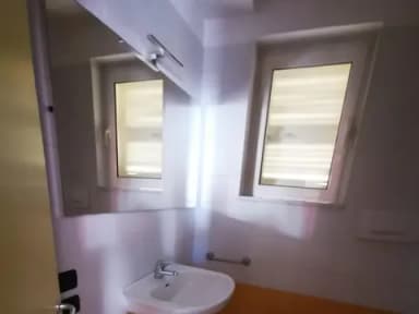 Ampio Trilocale Arredato con posto auto coperto zona centro - foto 40