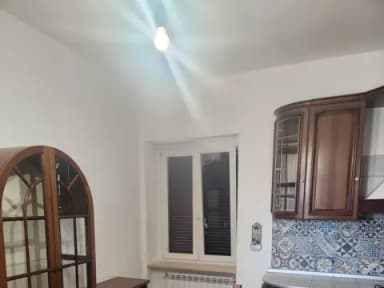 Bilocale ristrutturato e arredato zona san leucio - foto 10