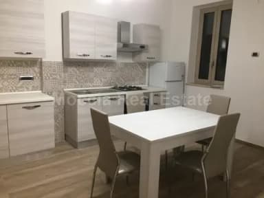 Trilocale arredato nuovo con giardino san leucio - foto 9