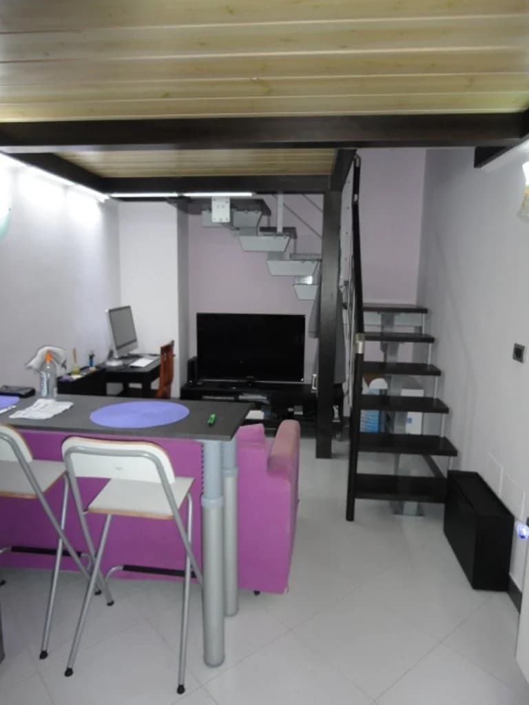 Piccolo Loft arredato centro corso trieste in residence con posto auto - foto 7