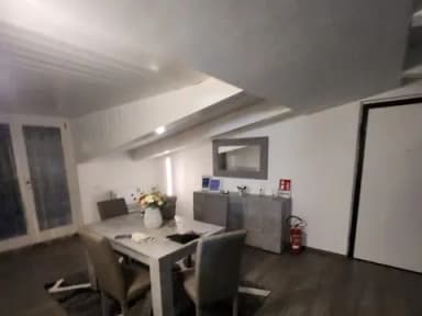 Attico arredato trilocale nuovo con terrazzo zona san leucio - foto 3