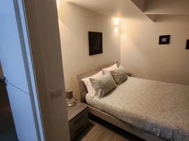 Attico arredato trilocale nuovo con terrazzo zona san leucio - foto 21