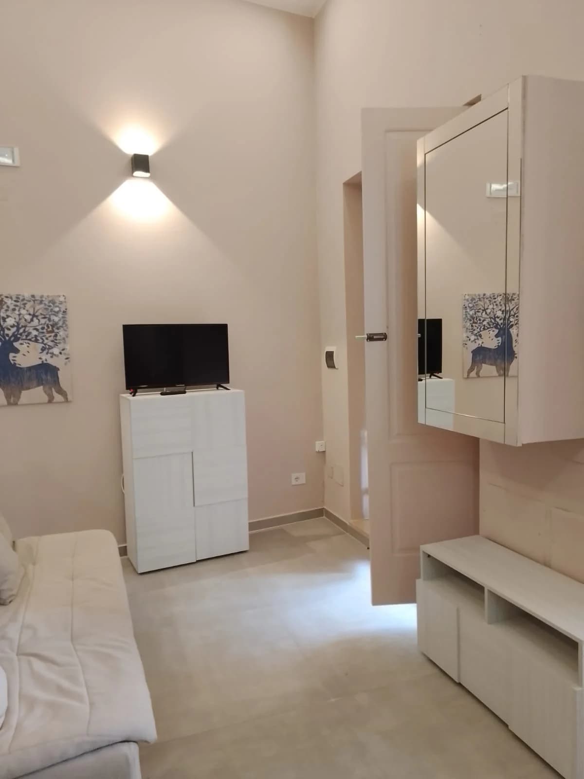 Ristrutturato e moderno miniappartamento in centro (CI) - foto 25
