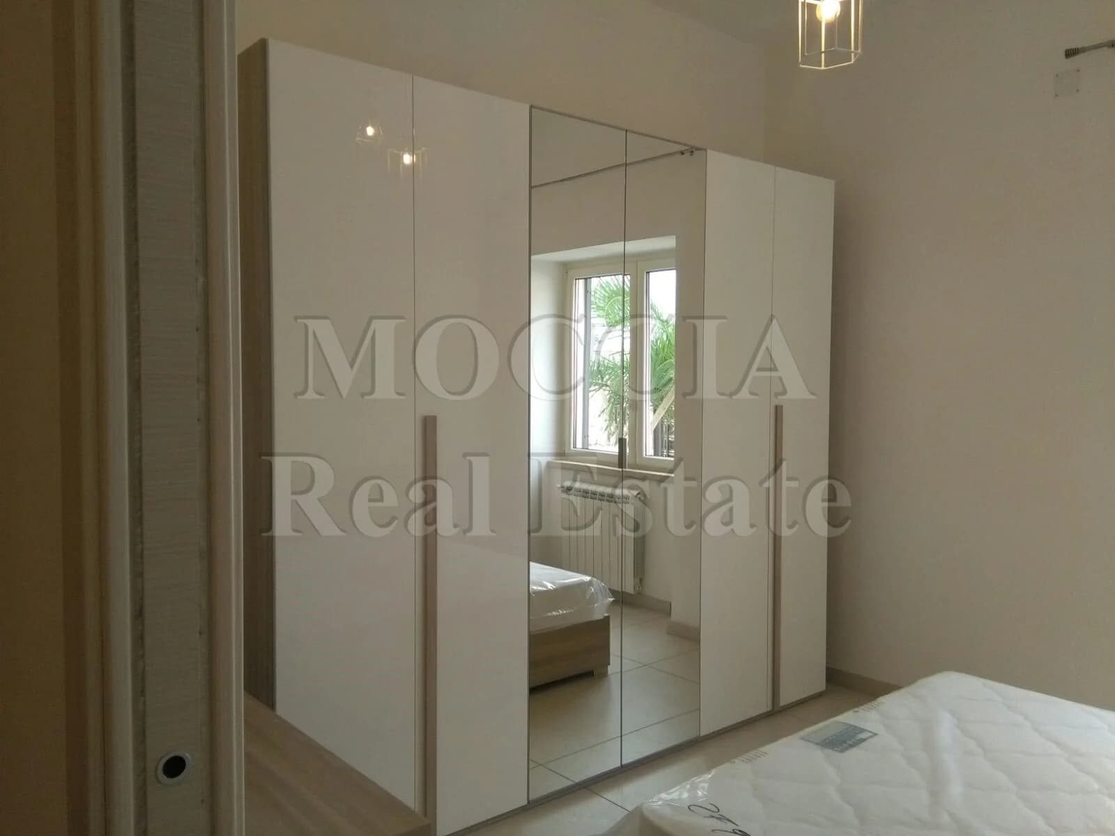 BILOCALE ARREDATO MODERNO IN RESIDENCE ZONA REGGIA - foto 1