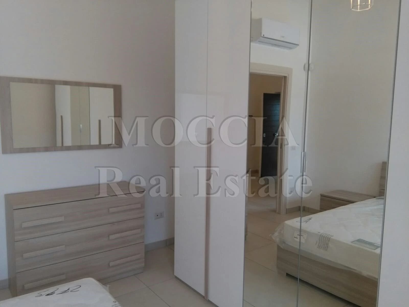 BILOCALE ARREDATO MODERNO IN RESIDENCE ZONA REGGIA - foto 7