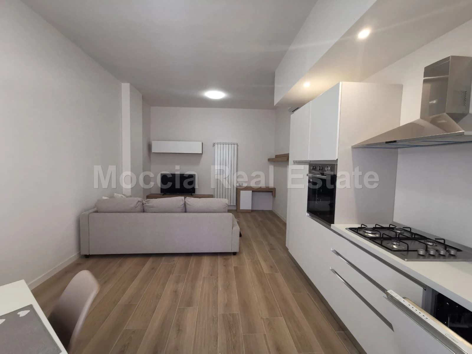 Ampio Moderno Bilocale Arredato in centro Via Ricciardi - foto 27