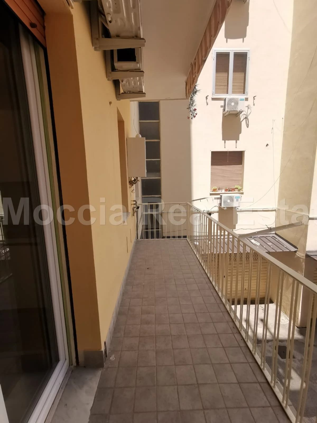 Ampio Moderno Bilocale Arredato in centro Via Ricciardi - foto 57