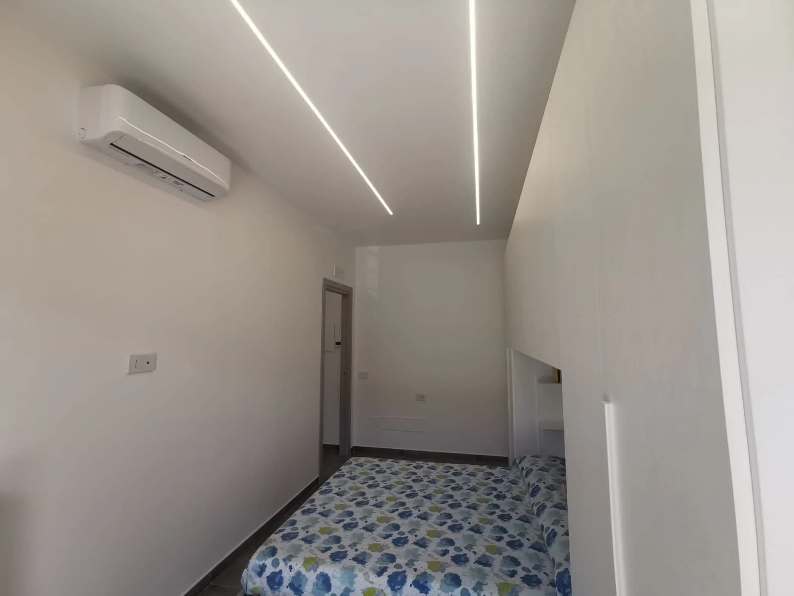 Moderno bilocale arredato nuova costruzione in zona acquaviva - foto 1