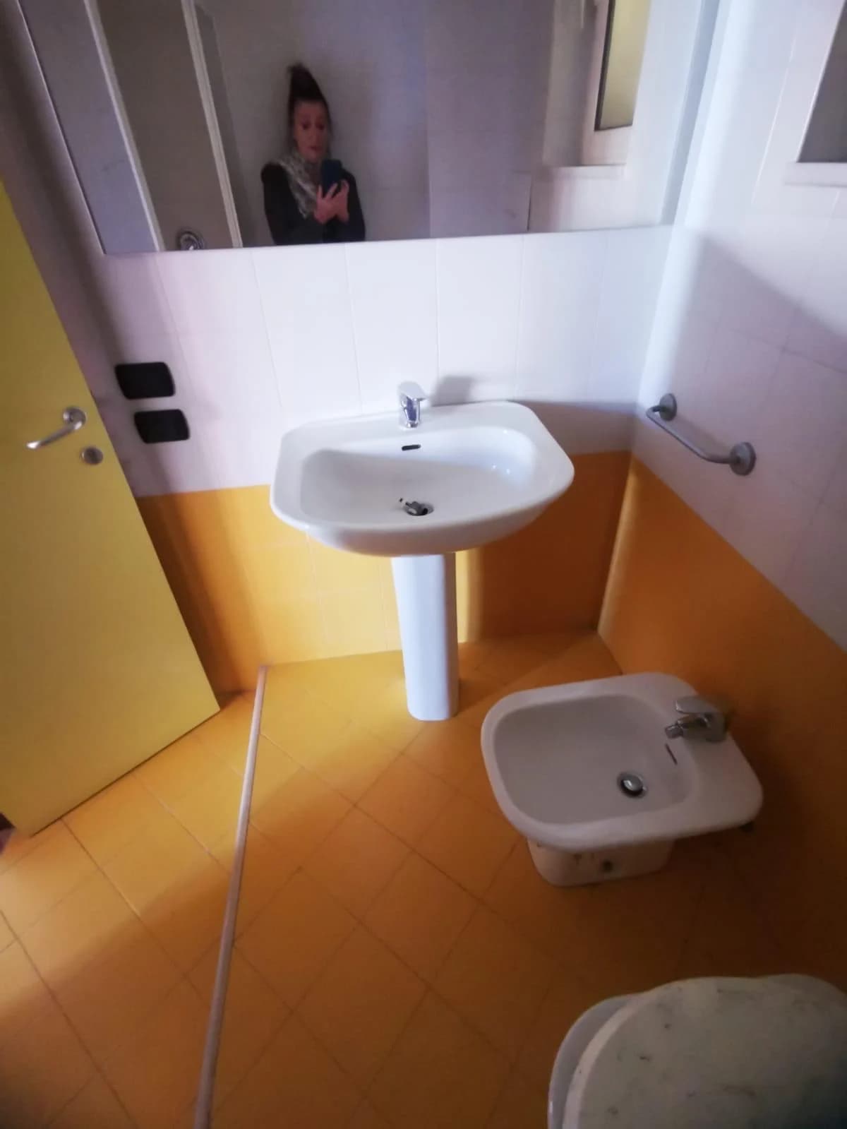 Ampio Trilocale Arredato con posto auto coperto zona centro - foto 11