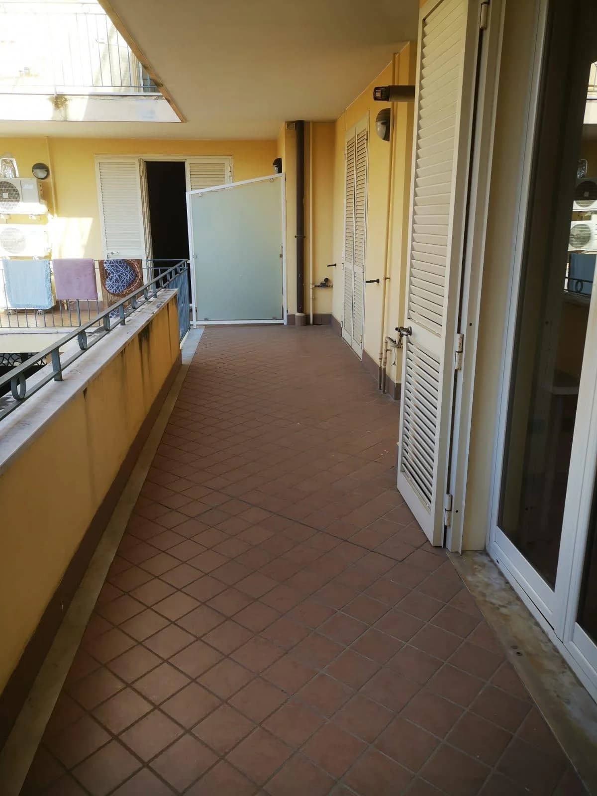 Ampio Trilocale Arredato con posto auto coperto zona centro - foto 28