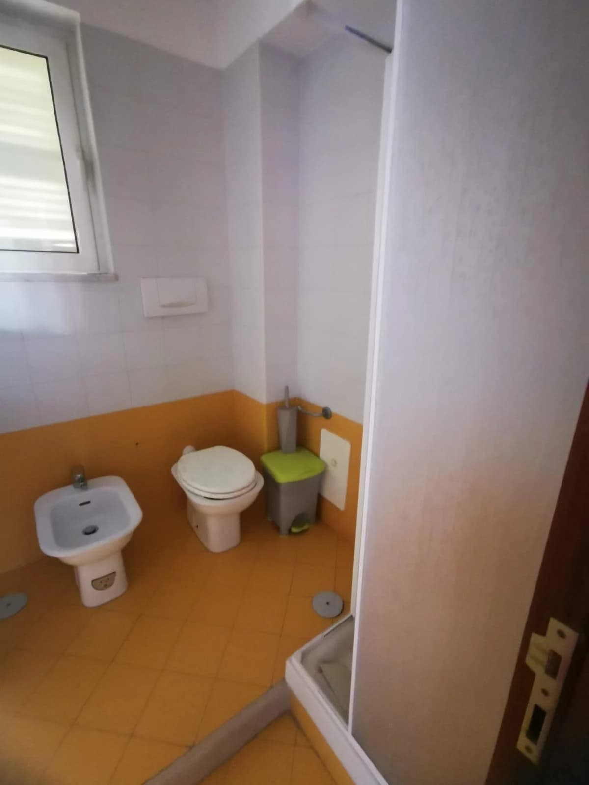 Ampio Trilocale Arredato con posto auto coperto zona centro - foto 36