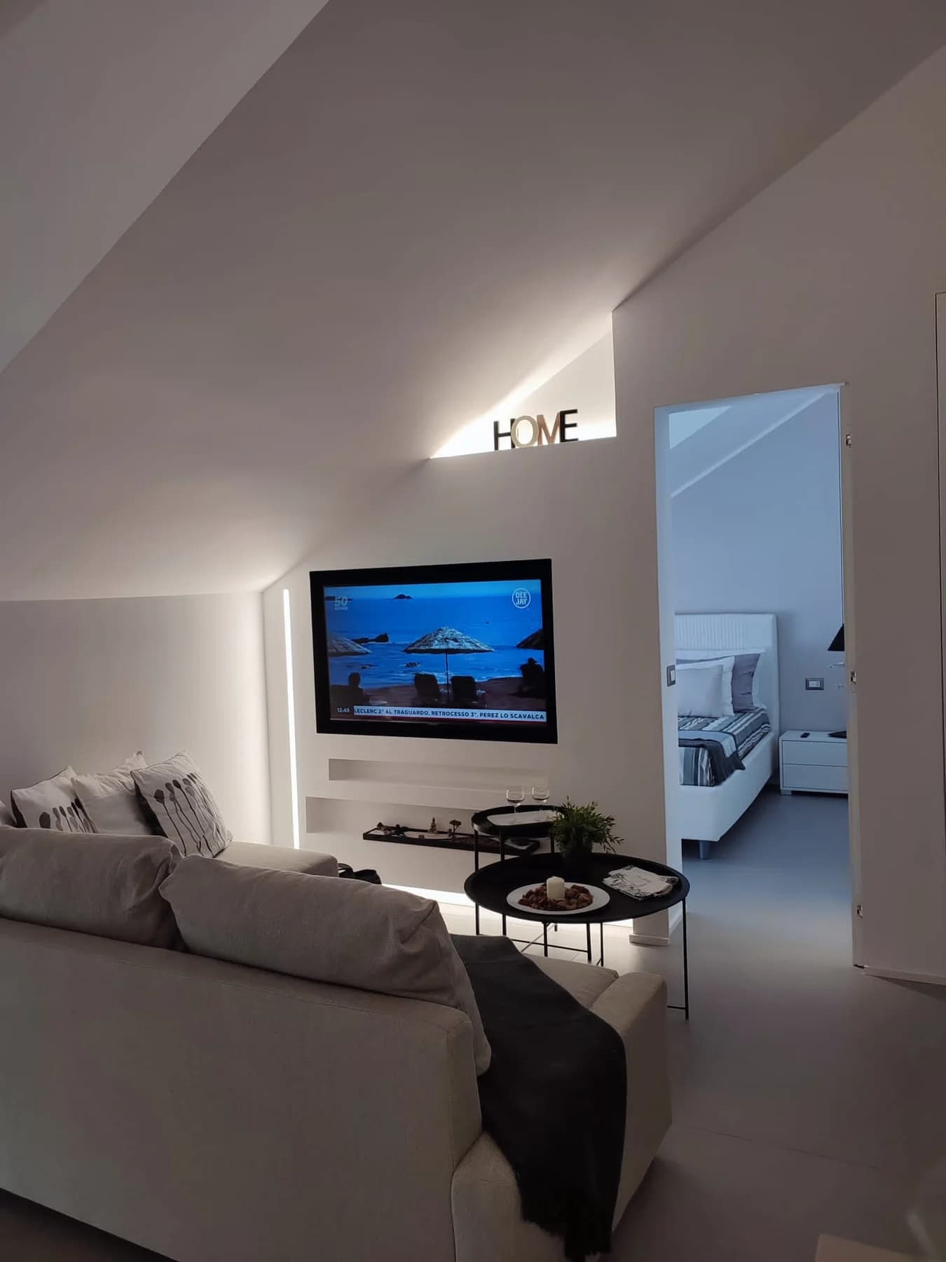 MINIMAL BILOCALE ARREDATO RIFINITO RESIDENCE VIA MILANO - foto 8