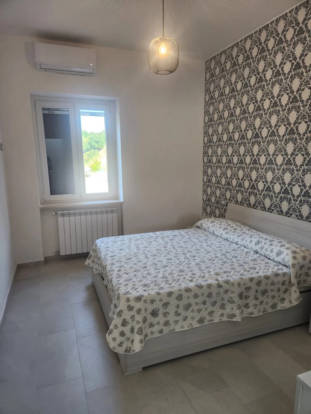 Bilocale ristrutturato e arredato zona san leucio - foto 3