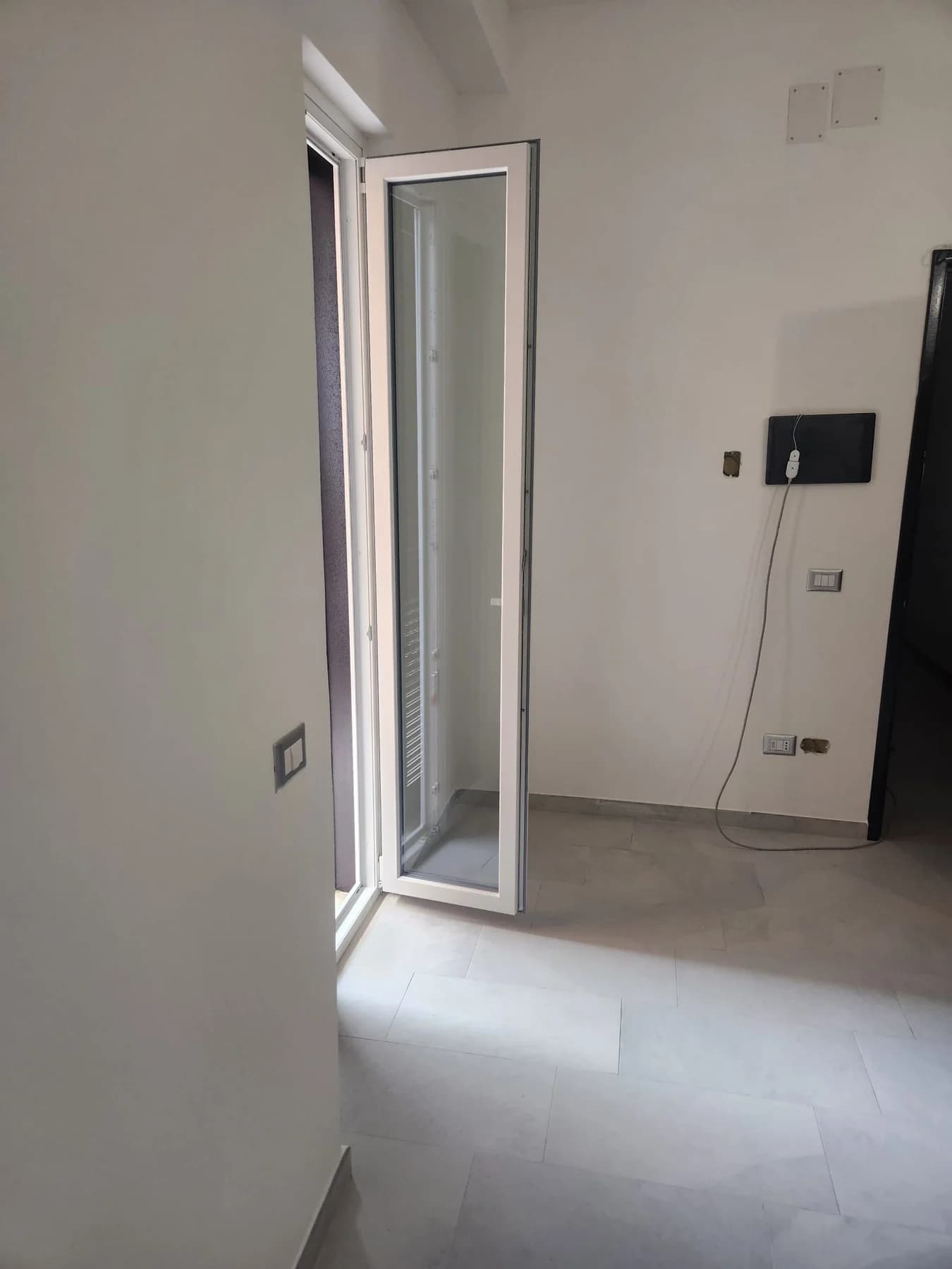 Bilocale ristrutturato e arredato zona san leucio - foto 24