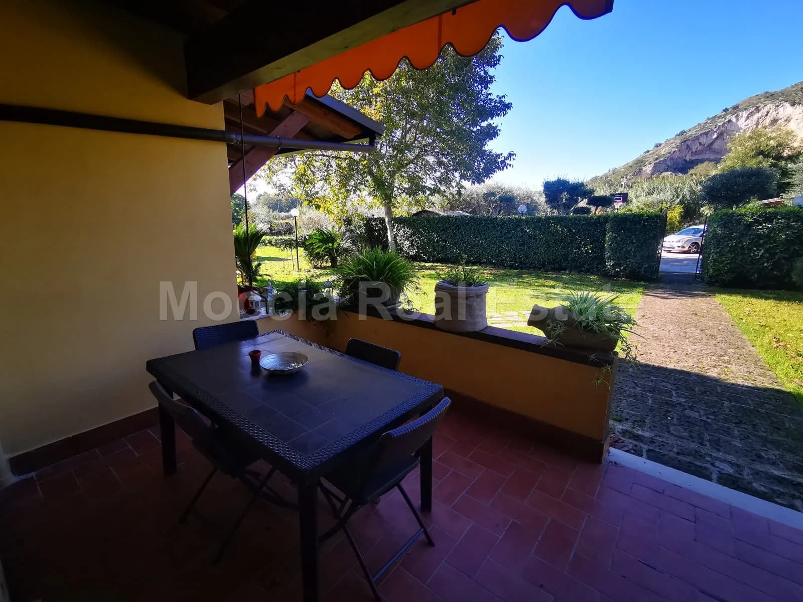Trilocale arredato nuovo con giardino san leucio - foto 19