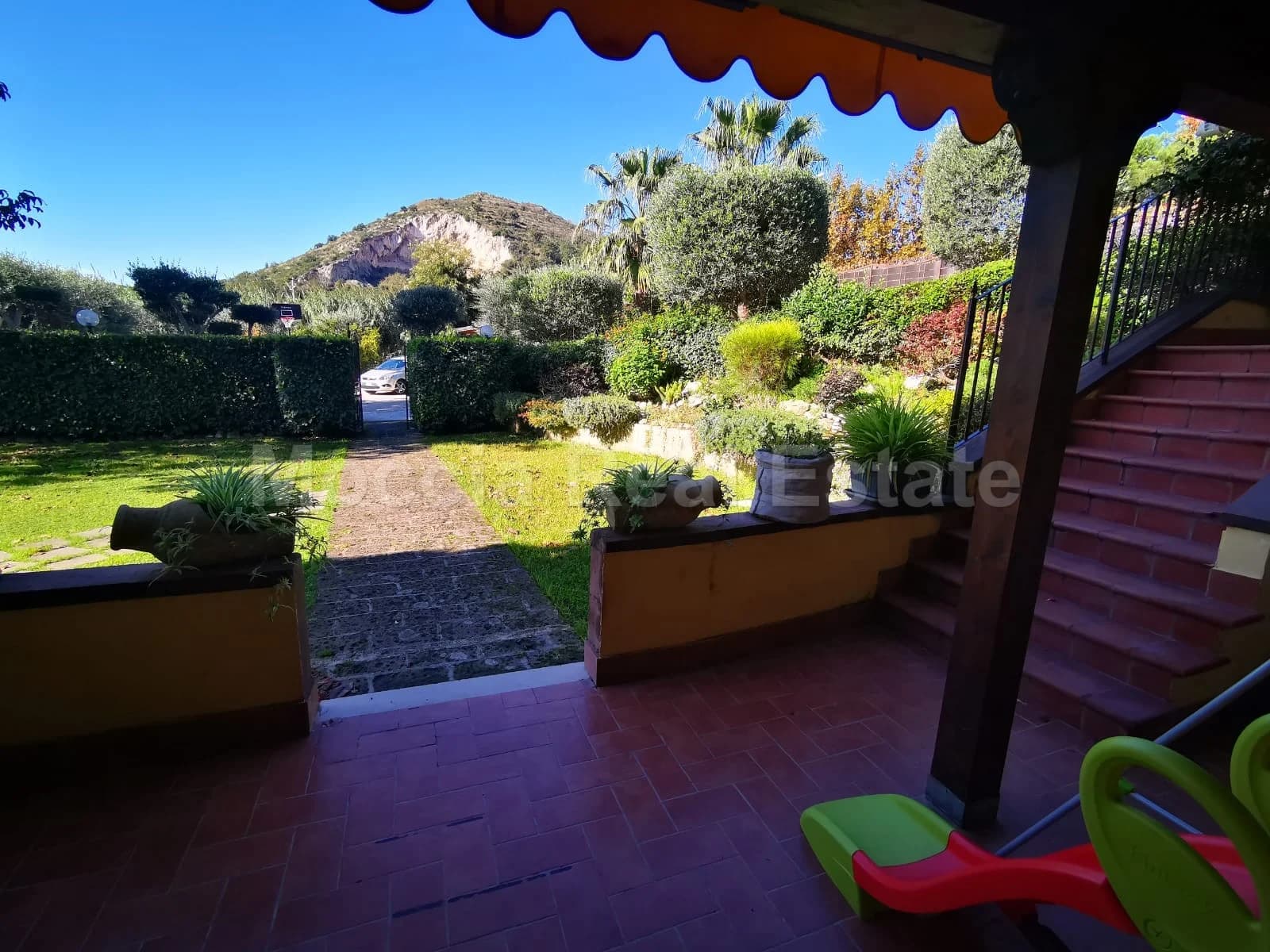 Trilocale arredato nuovo con giardino san leucio - foto 23