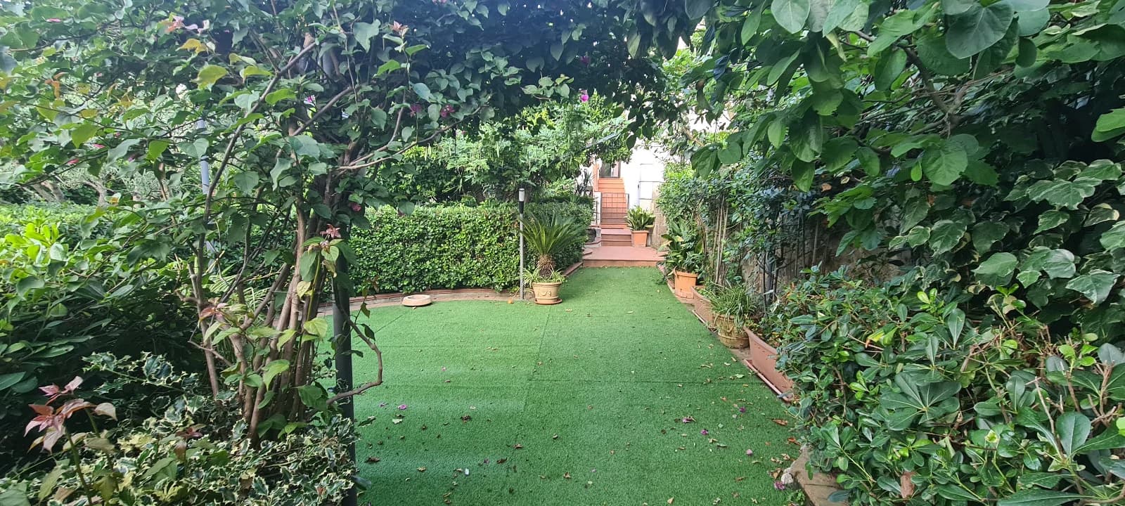 Quadrilocale rifinito prestigioso con giardino e terrazzo - foto 11