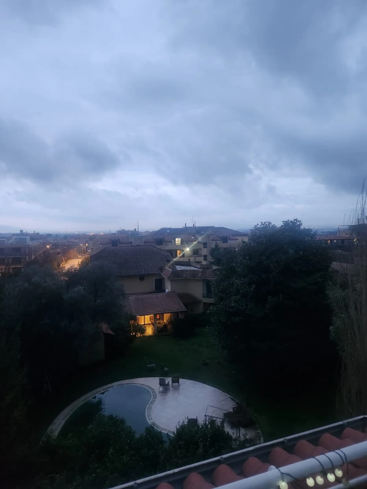 Attico arredato trilocale nuovo con terrazzo zona san leucio - foto 17