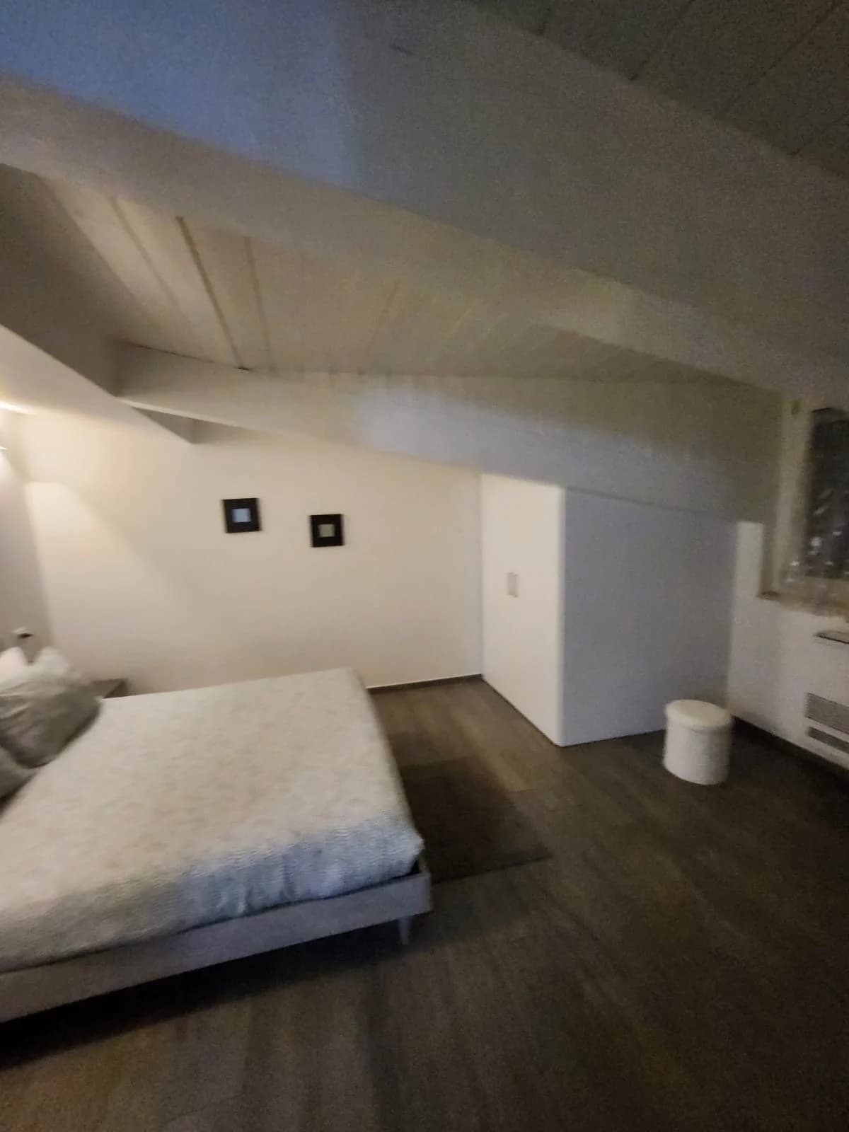 Attico arredato trilocale nuovo con terrazzo zona san leucio - foto 23